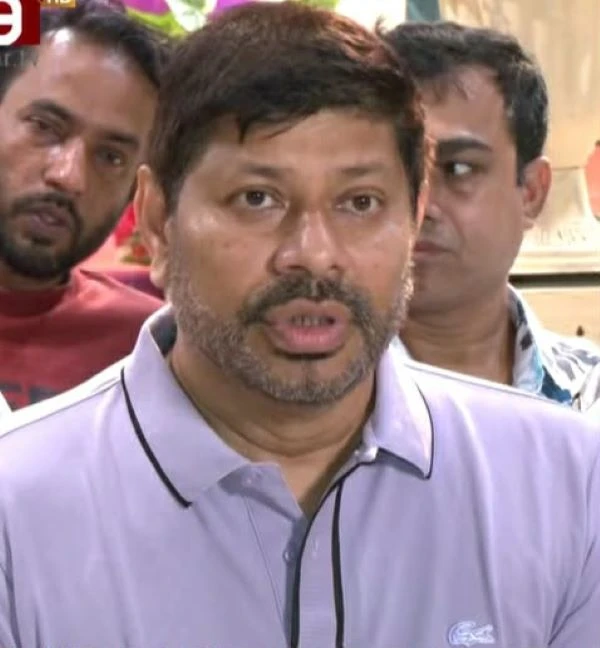 প্রযোজক-পরিবেশক সমিতির নির্বাচন স্থগিত: ‘বিনাভোটে জয় পেতে চক্রান্ত’: খসরুর অভিযোগ